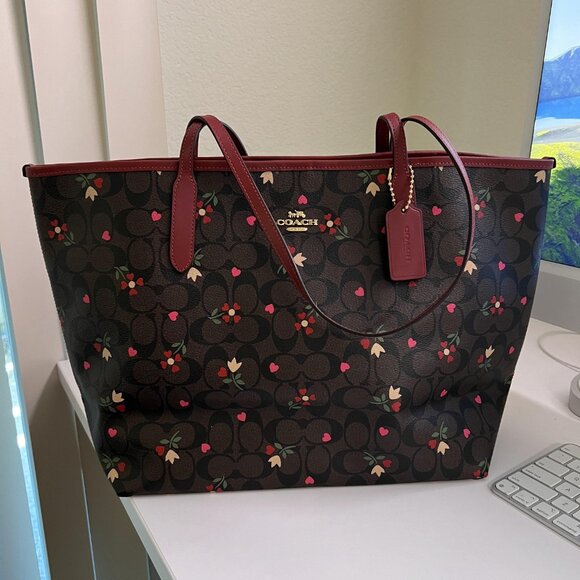 coach City Tote In Signature Canvas With Heart Petal Print c7616 - Picture 8 of 9